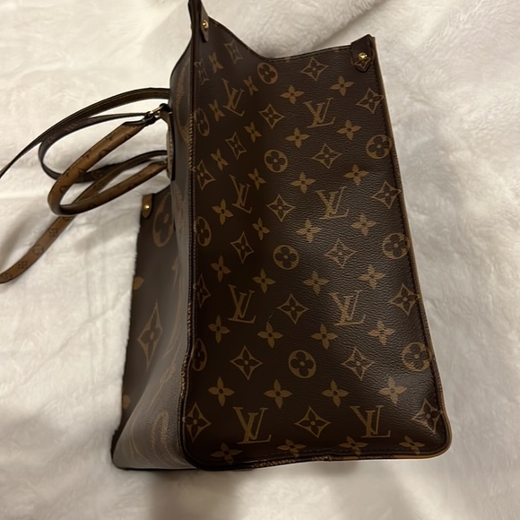Louis Vuitton ( On The Go ) Tote - Picture 5 of 12